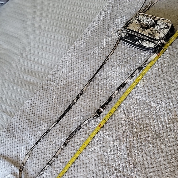 TyeDieCrossbody - Picture 6 of 9